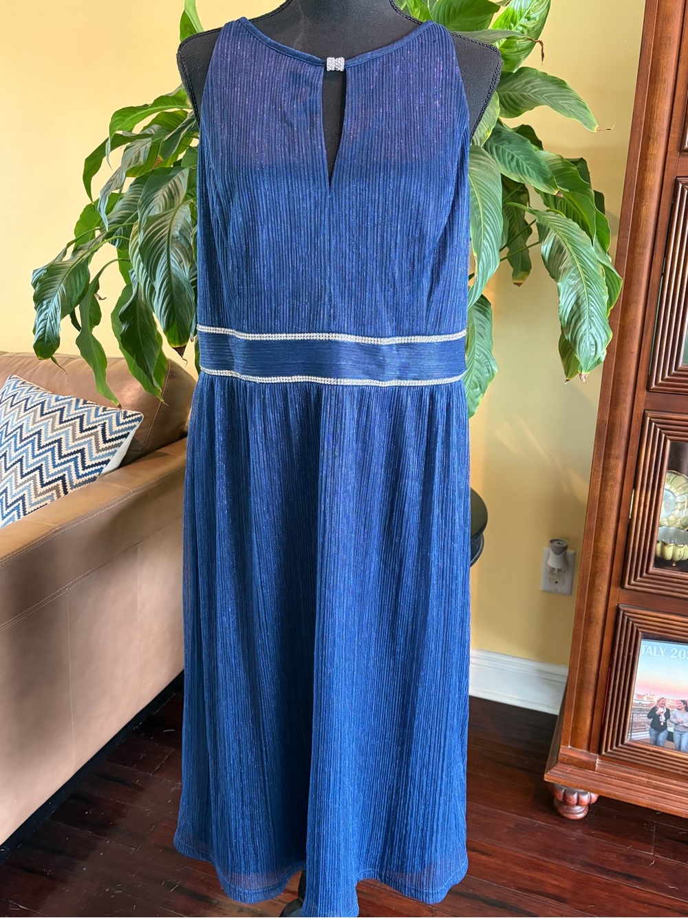 Oleg Cassini Navy Metallic Keyhole Dress - Size 14